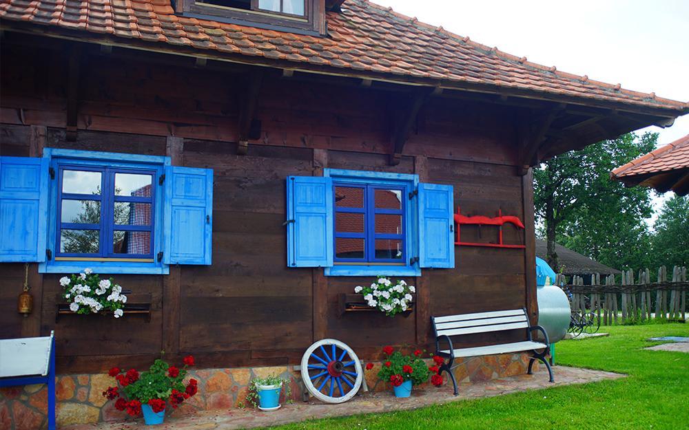 Etno Selo Rajski Konaci Leusici Extérieur photo