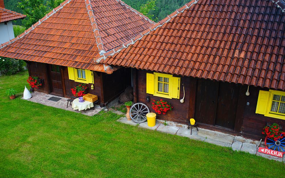 Etno Selo Rajski Konaci Leusici Extérieur photo